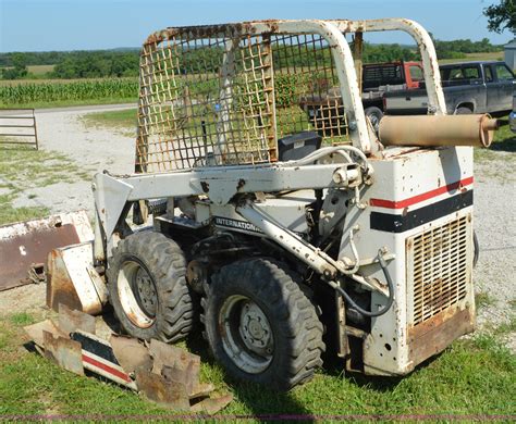 international 3300b skid steer